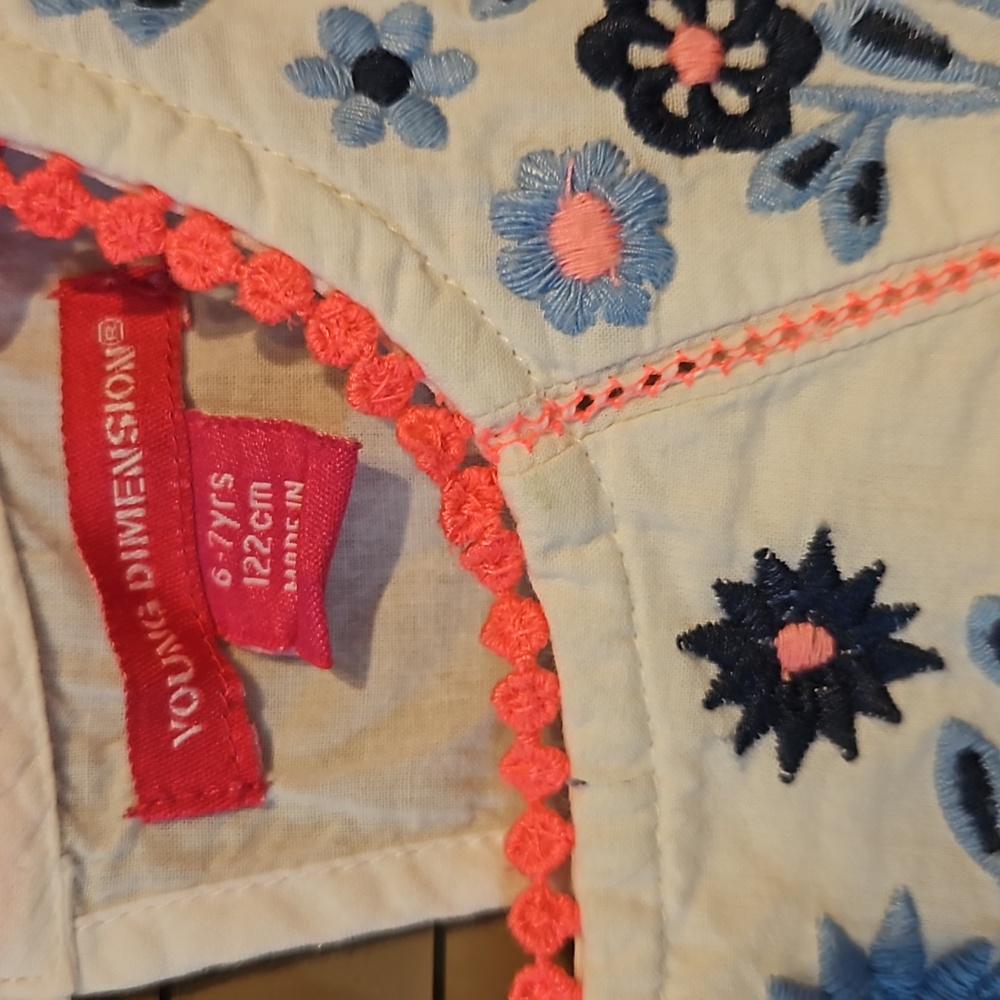 Girls 6-7 yrs bundle: 2 tops, used but immaculate condition summer beach holiday - Picture 5 of 7